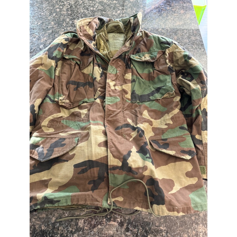 Vintage US Military cold M-65 Field Jacket Woodland Camo Small Regular w Liner